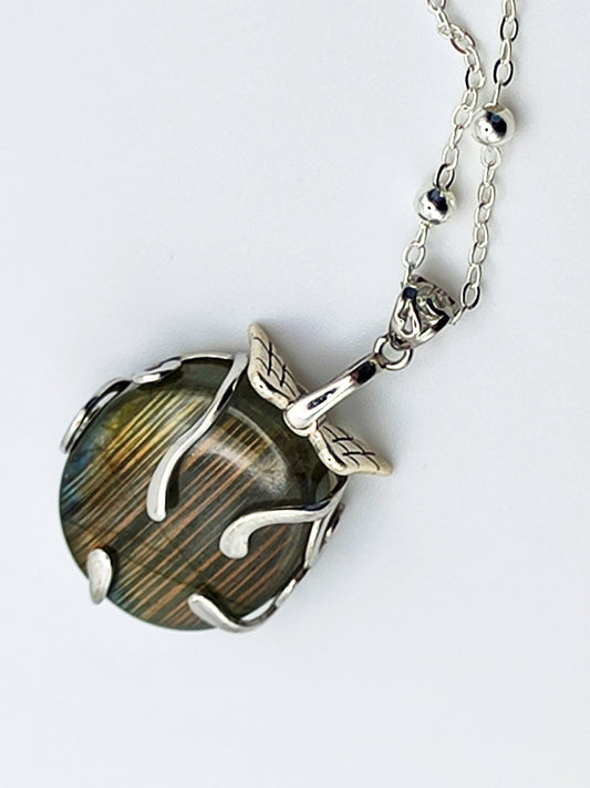 Silver Labradorite Pendant