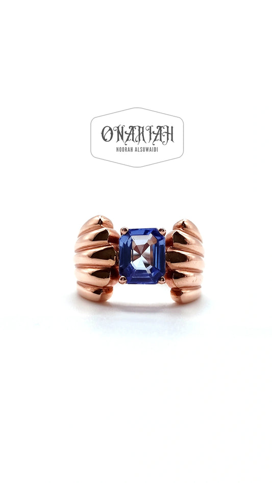 Noel Clamshell Sapphire Ring